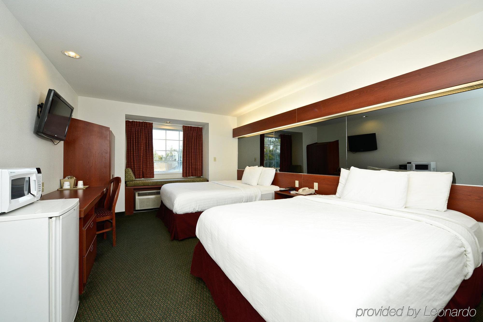 Americas Best Value Inn Lake Charles Interstate 210 Екстериор снимка