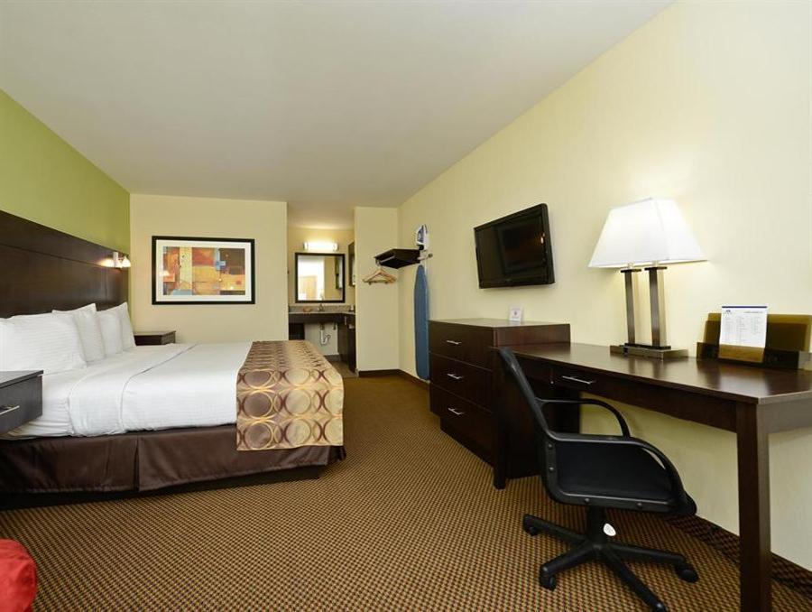 Americas Best Value Inn Lake Charles Interstate 210 Екстериор снимка