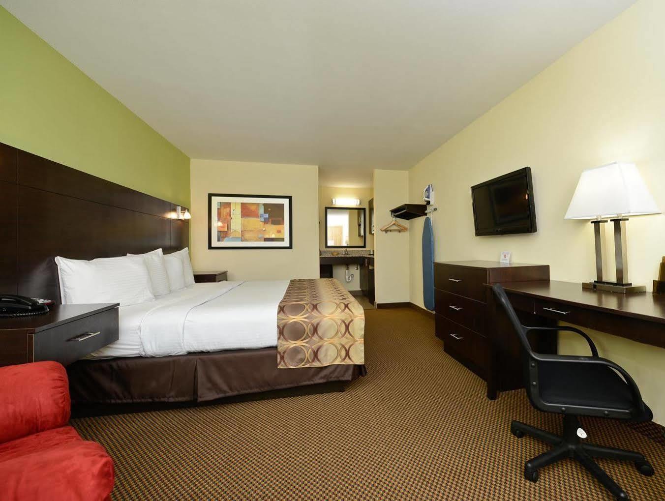 Americas Best Value Inn Lake Charles Interstate 210 Екстериор снимка