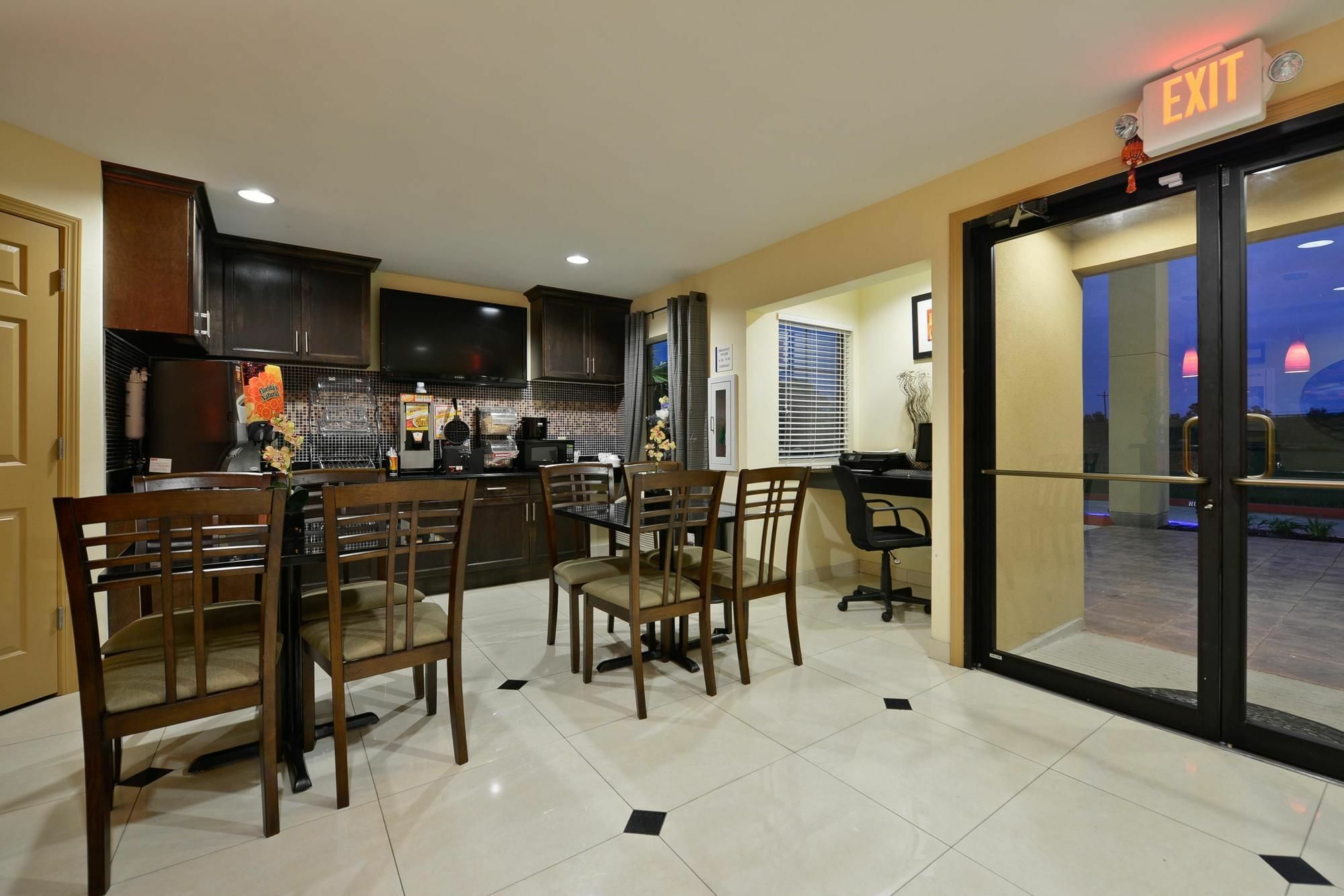 Americas Best Value Inn Lake Charles Interstate 210 Ресторант снимка