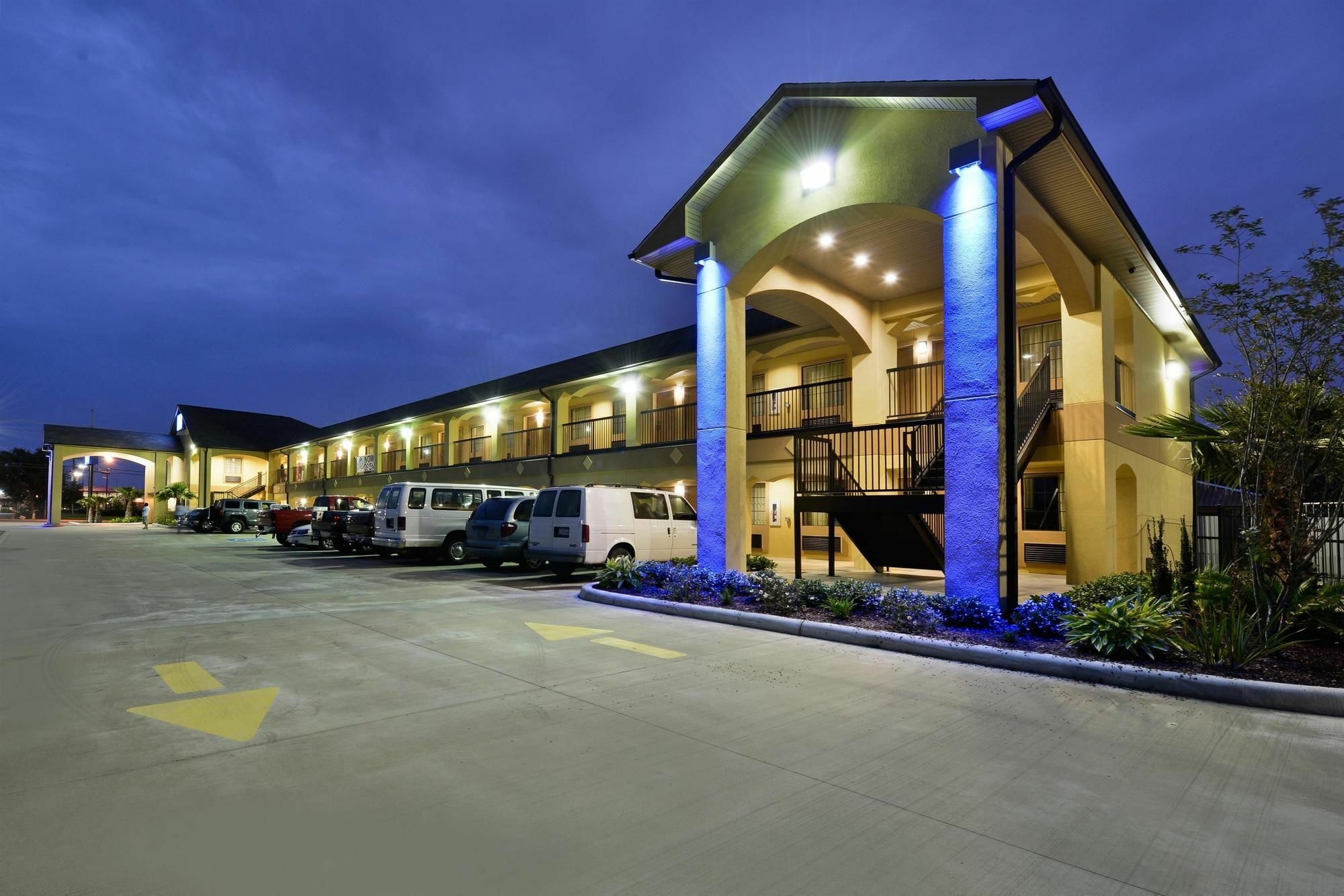 Americas Best Value Inn Lake Charles Interstate 210 Екстериор снимка